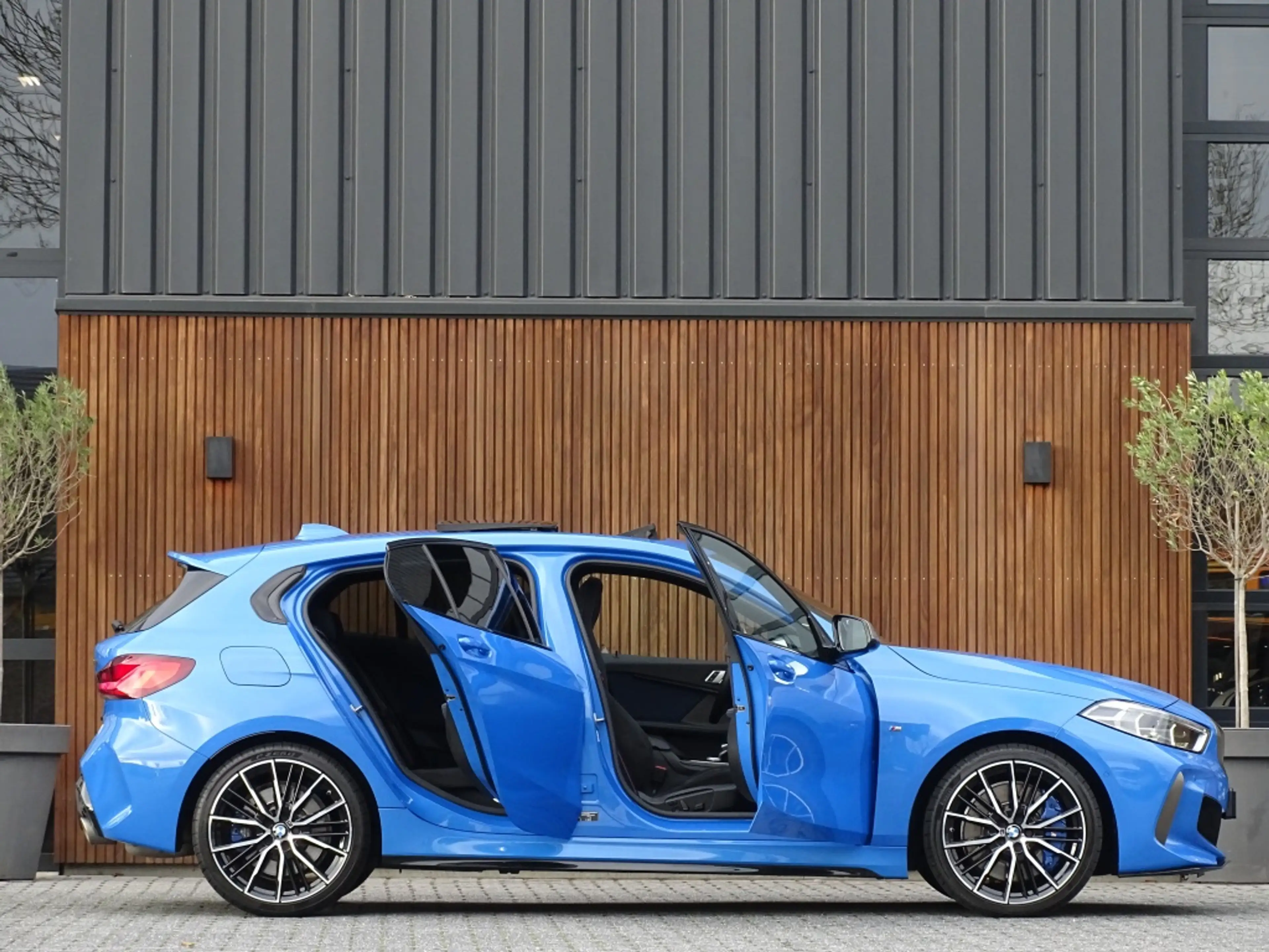 BMW 135 1-serie M135i 306PK xDrive M-sport / Individual / — photo 4