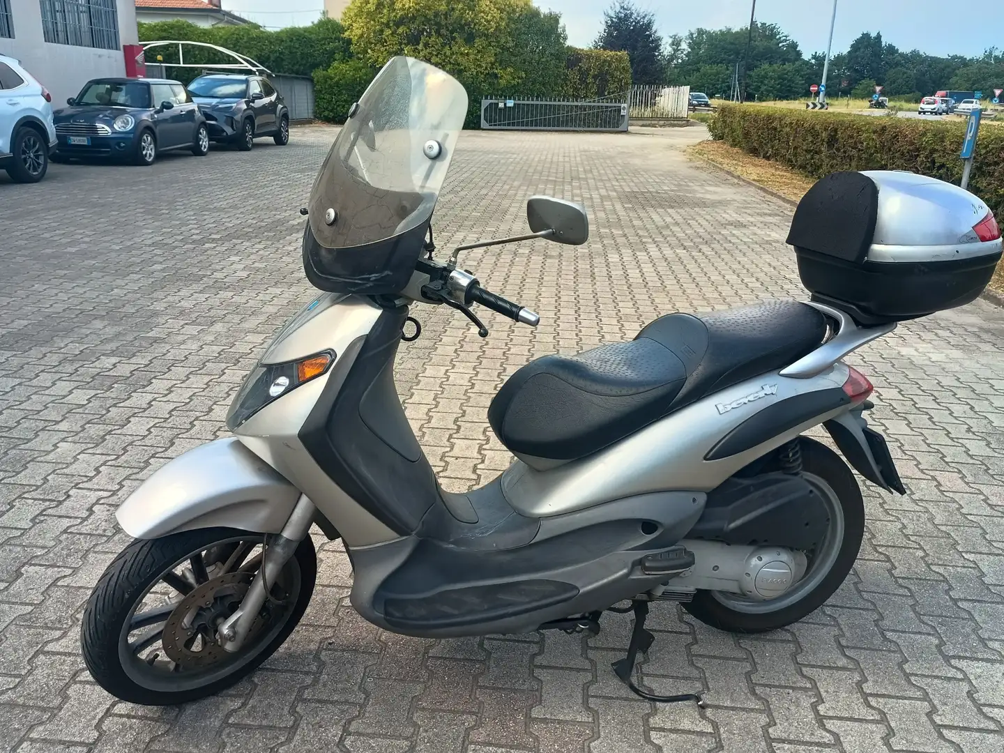 Piaggio Beverly 200 Argento - 2