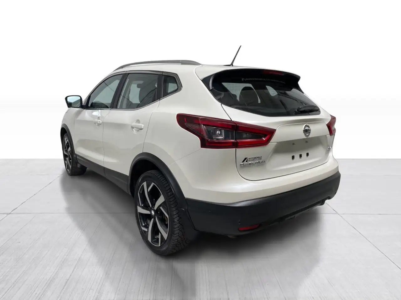 Nissan Qashqai снимка Nissan Qashqai
