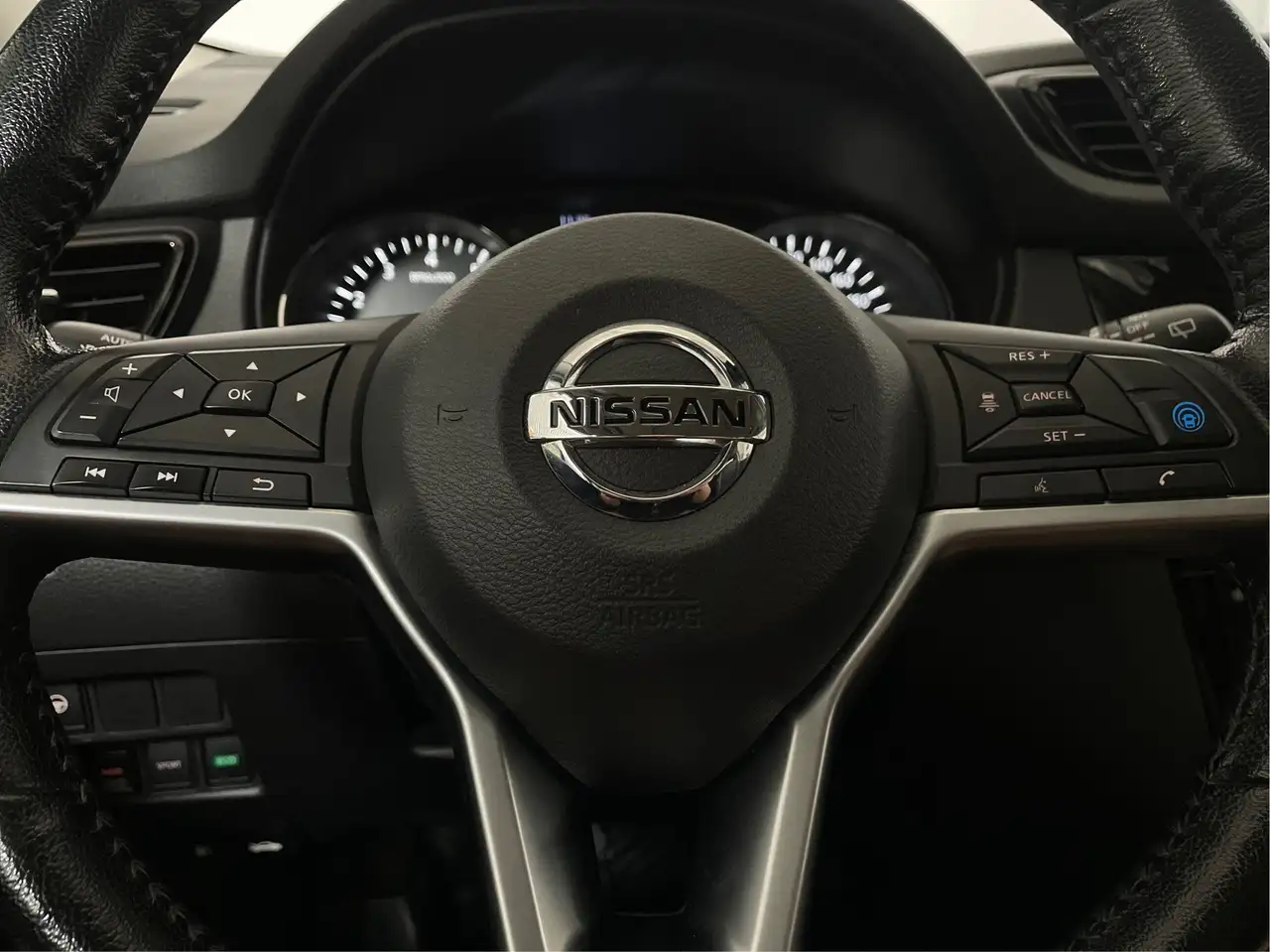 Nissan Qashqai снимка Nissan Qashqai