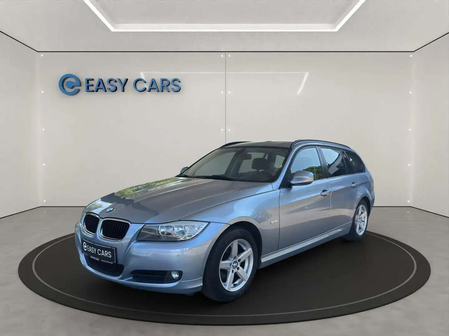 BMW 318 i KOMBI*Comfort-Paket*SHZ*TEMPOMAT*PDC VO.HI Blau - 1