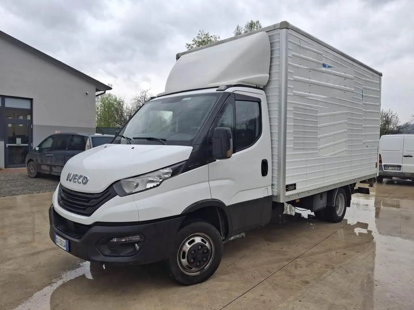 Iveco DAILY  35C 14 2.3 HDI Blanc - 1