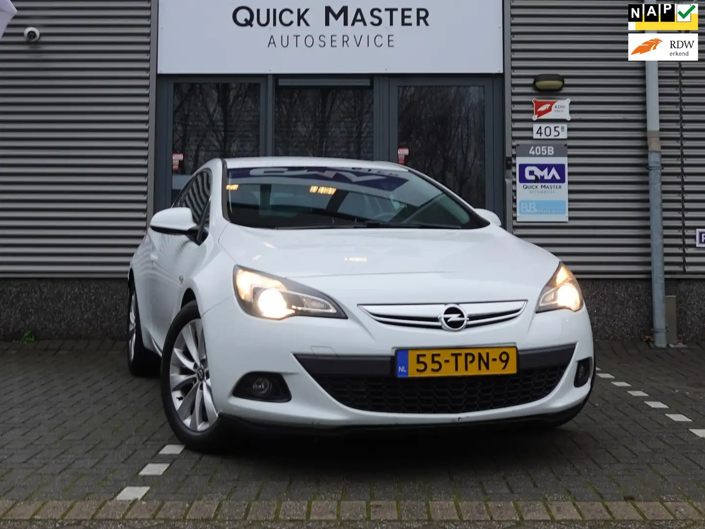 Opel Astra GTC 1.4 Turbo Sport - NAP - Nieuwe APK Wit - 1