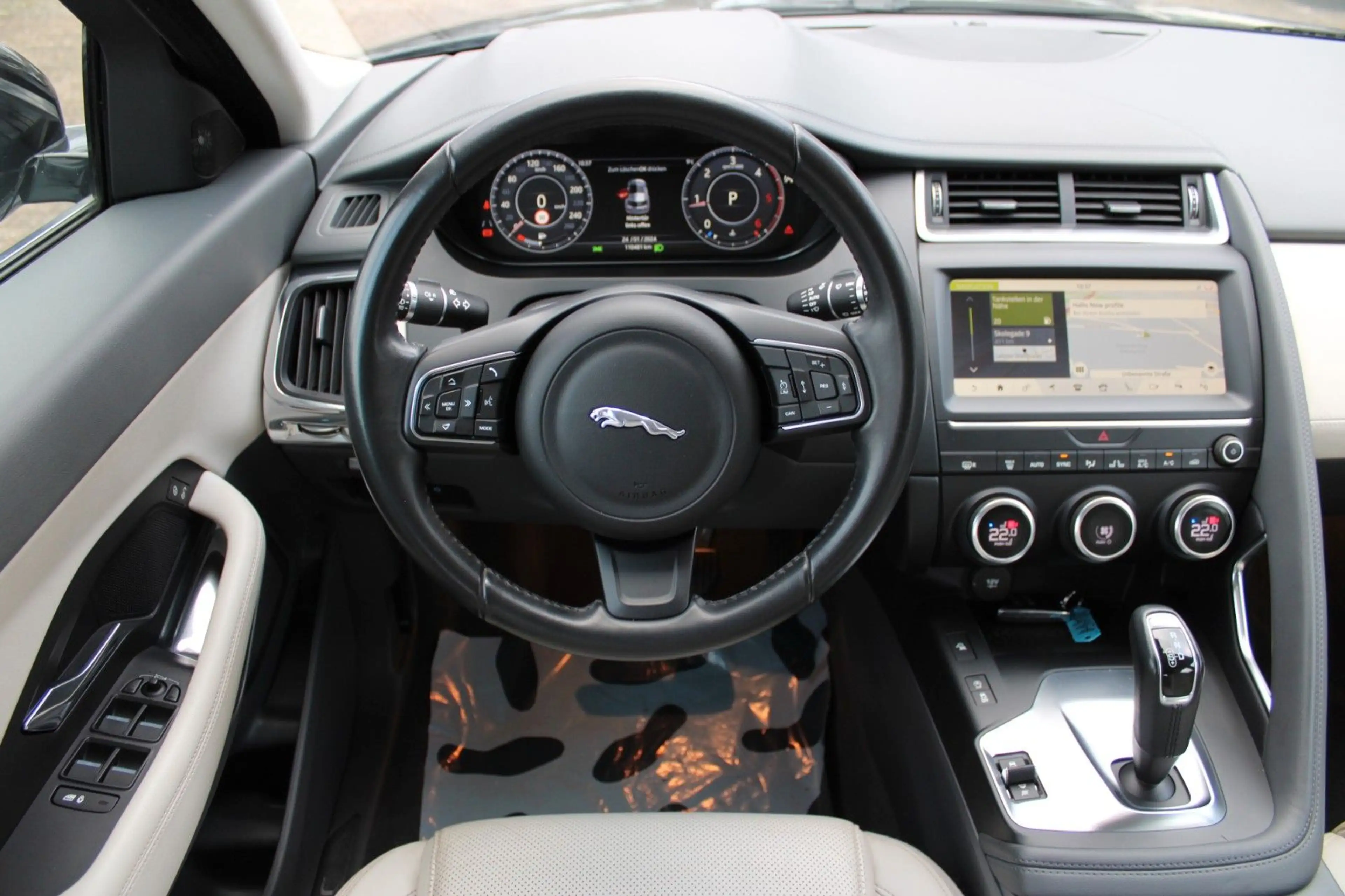 Jaguar E-Pace D180 S 4WD Automatik Leder LED Kamera — photo 3