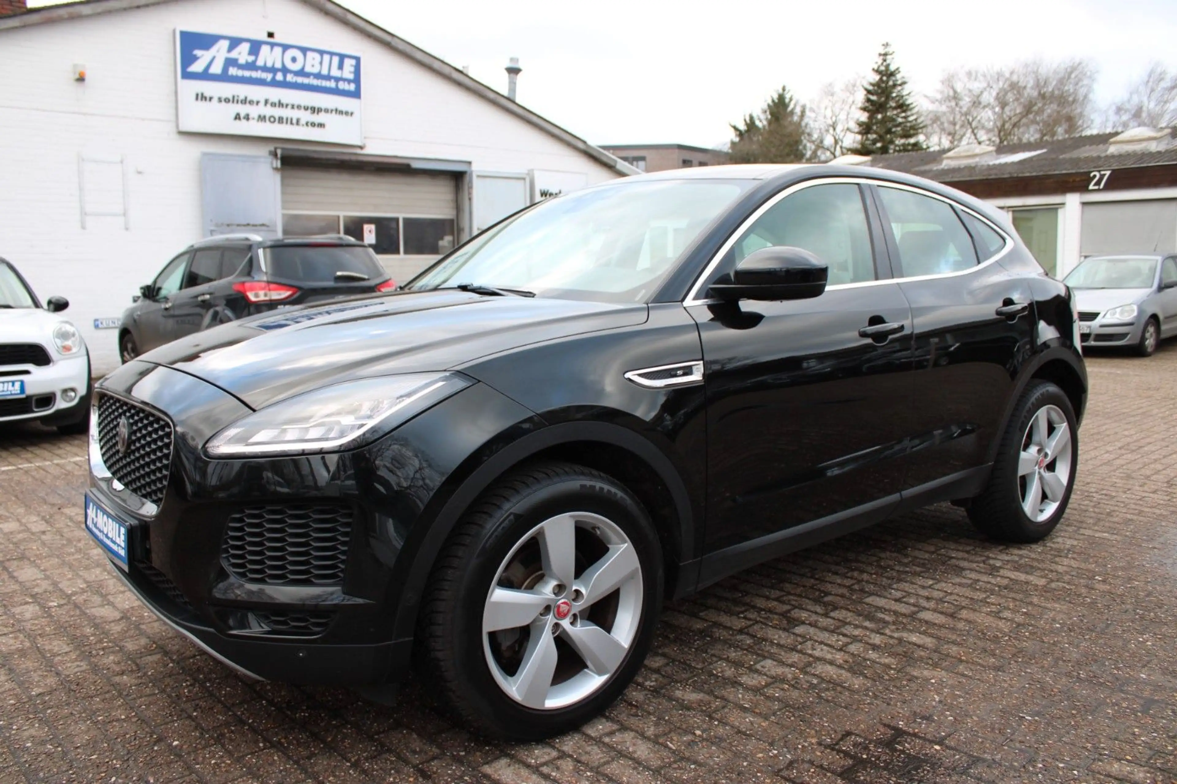 Jaguar E-Pace D180 S 4WD Automatik Leder LED Kamera — photo 9
