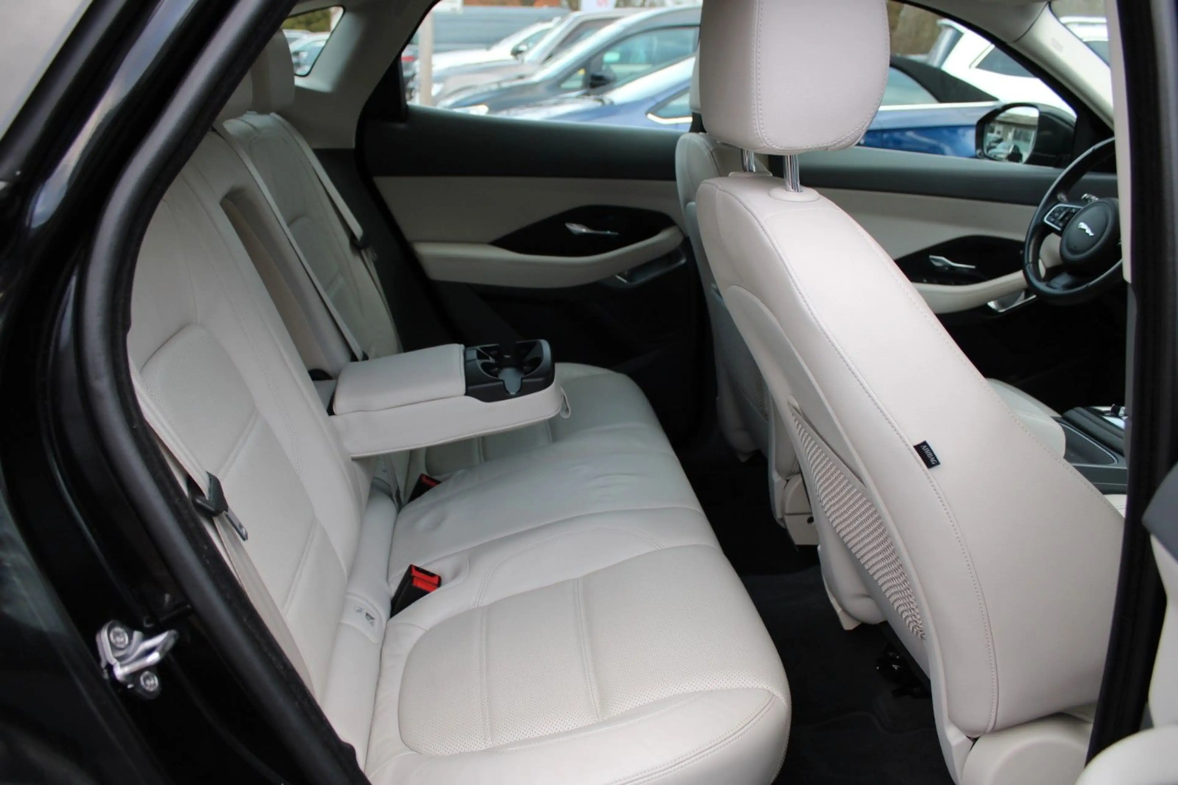Jaguar E-Pace D180 S 4WD Automatik Leder LED Kamera — photo 10