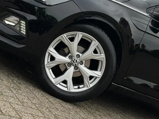 Volkswagen Polo view 5