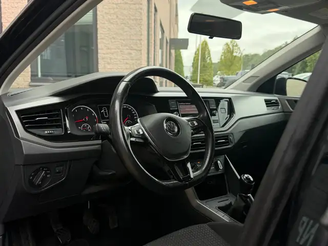 Volkswagen Polo view 6