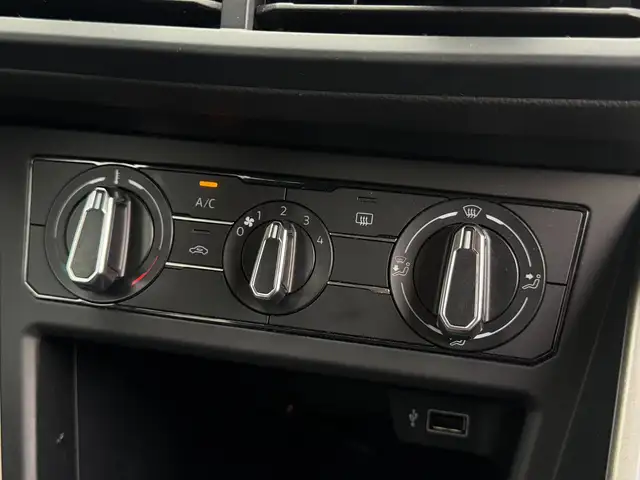 Volkswagen Polo view 14