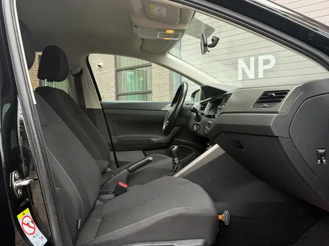 Volkswagen Polo view 9