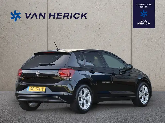 Volkswagen Polo view 4