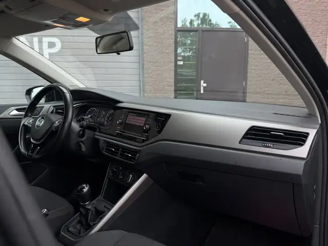 Volkswagen Polo view 10