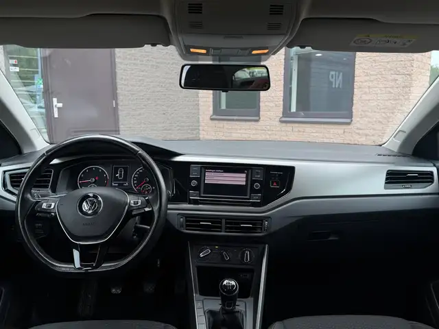 Volkswagen Polo view 8