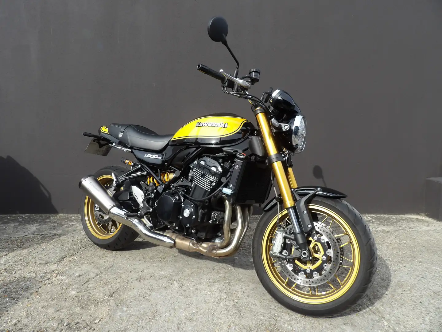 Kawasaki Z900RS Fekete - 2