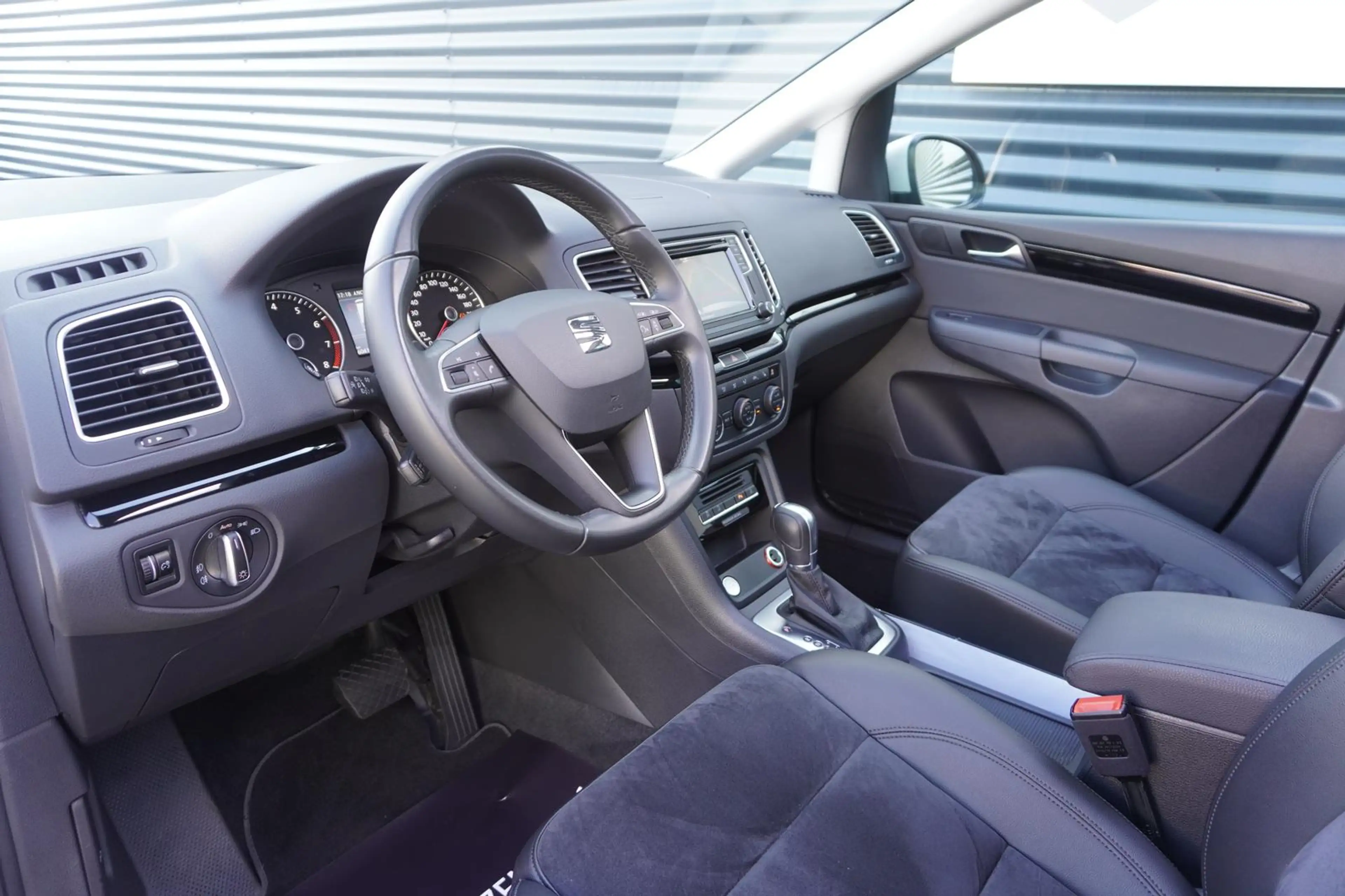 SEAT Alhambra 1.4 TSI STYLE|7-SITZER|KAMERA|APPLE|DAB — photo 14