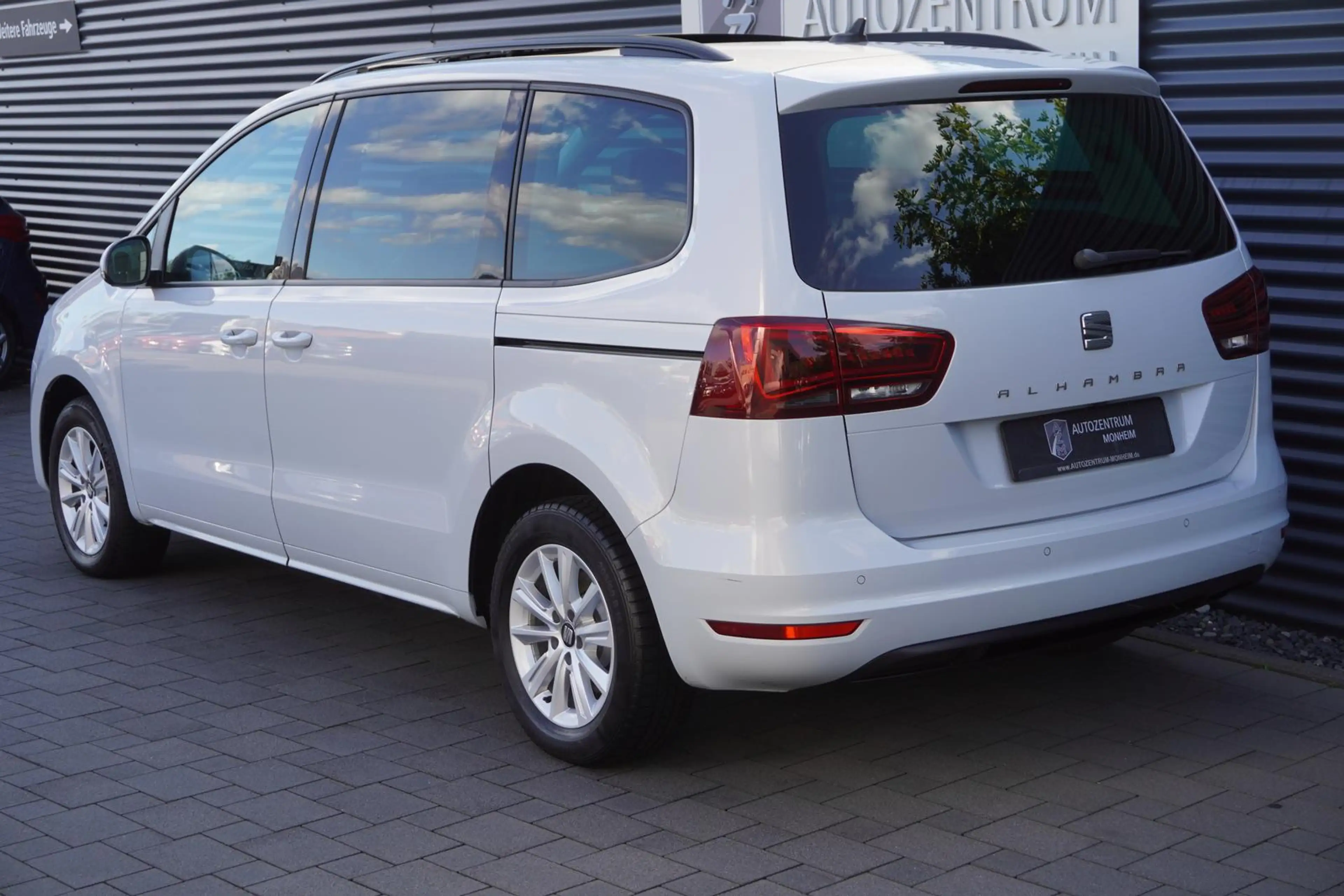 SEAT Alhambra 1.4 TSI STYLE|7-SITZER|KAMERA|APPLE|DAB — photo 8