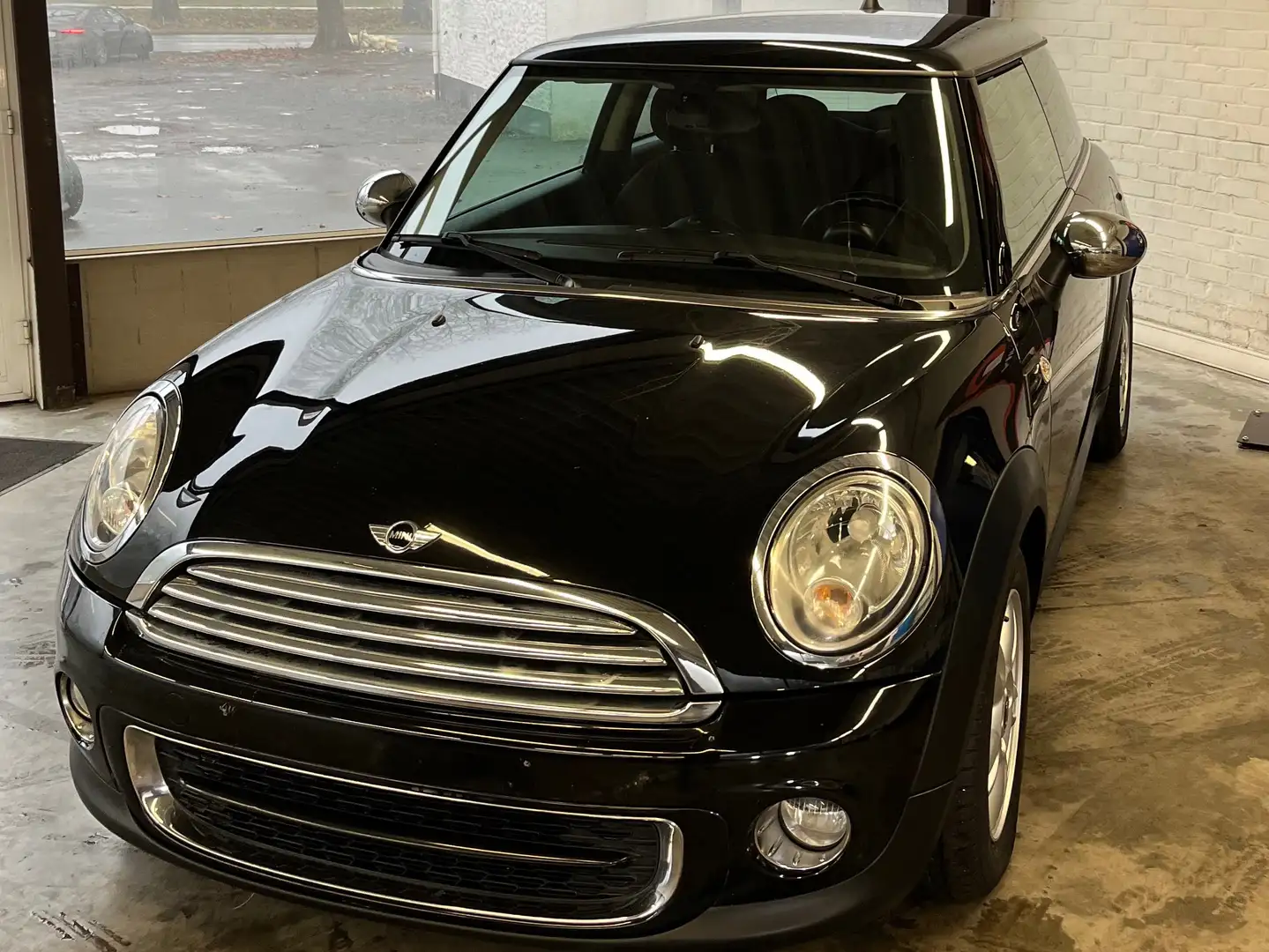 MINI Cooper D crna - 1