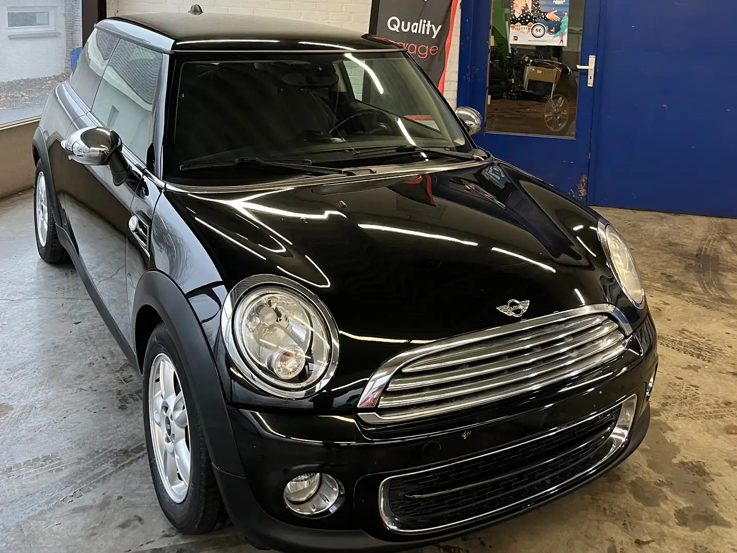 MINI Cooper D crna - 2