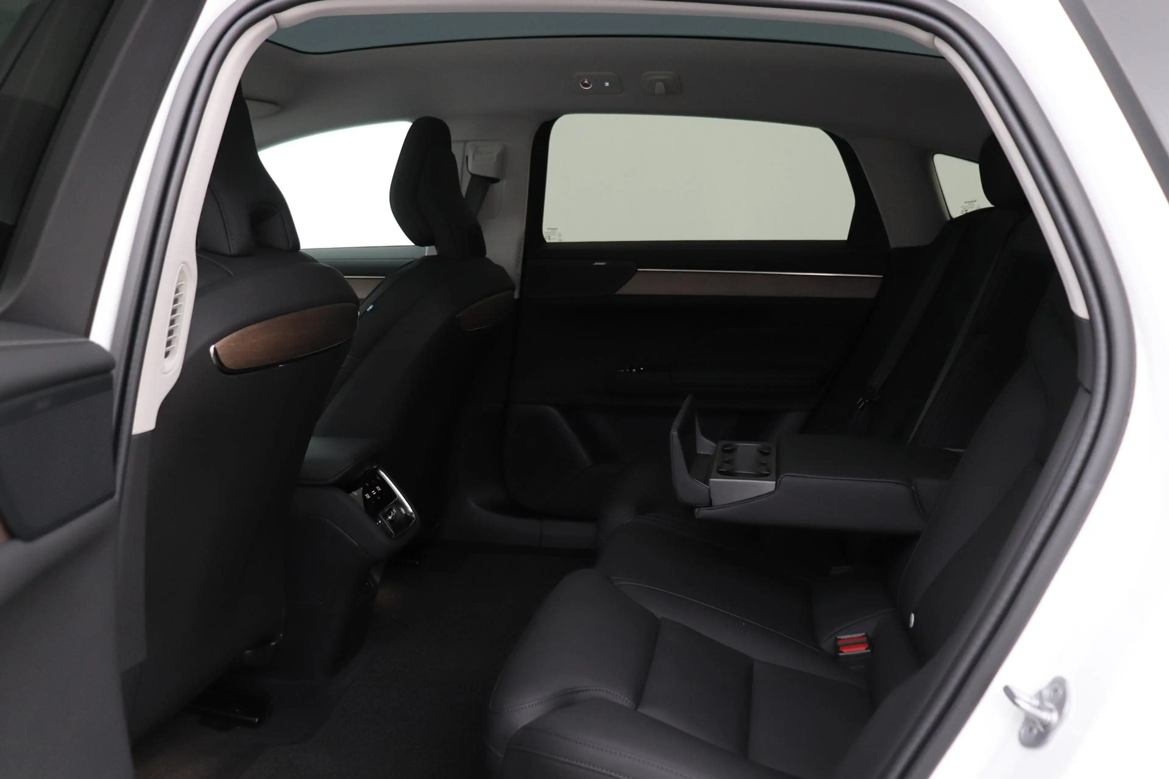 Volvo ES90 Single Motor Extended Range Plus 92 kWh | FACELIFT — photo 39