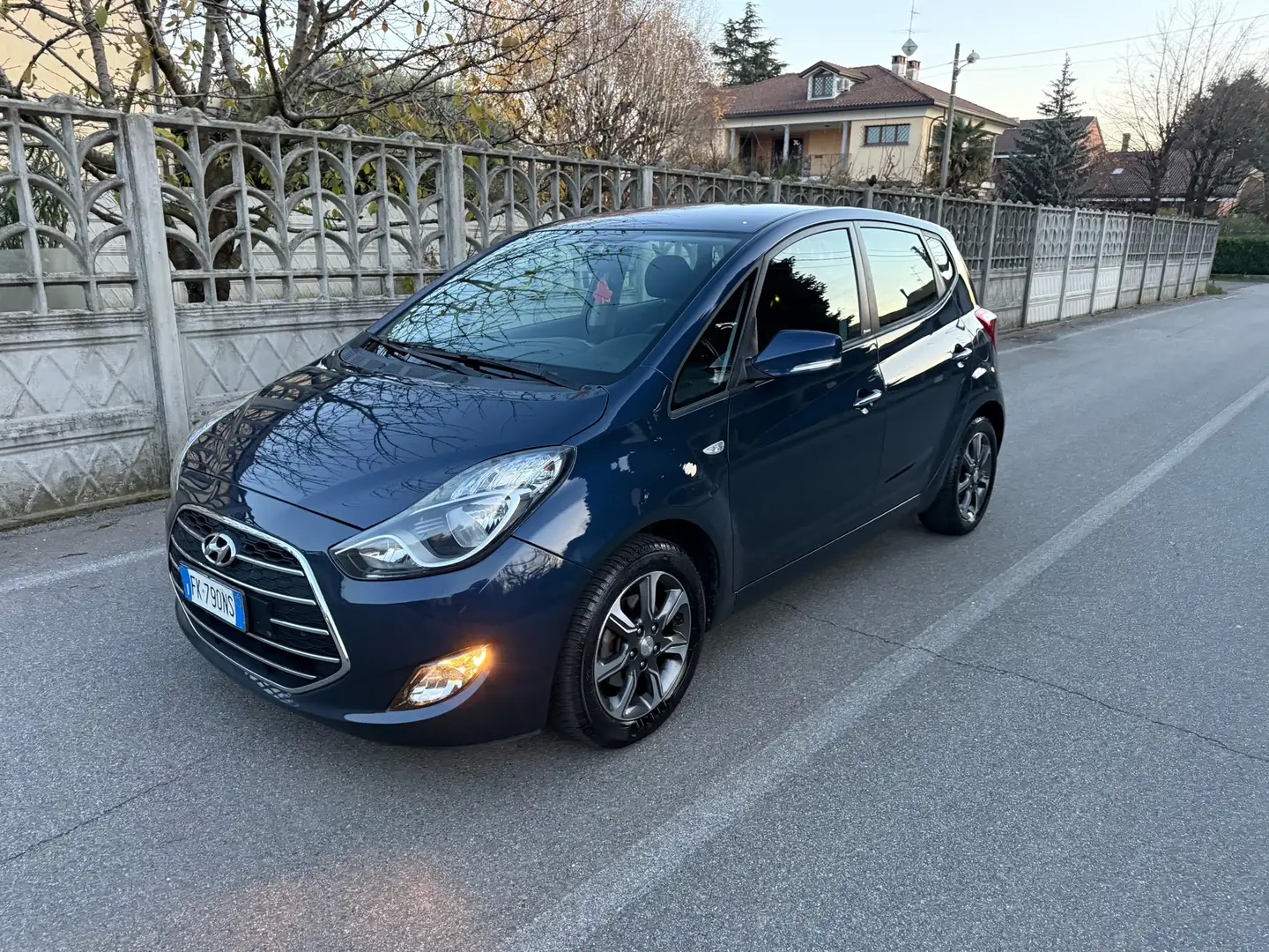 Hyundai iX20 1.6 crdi Xpossible Blu/Azzurro - 1