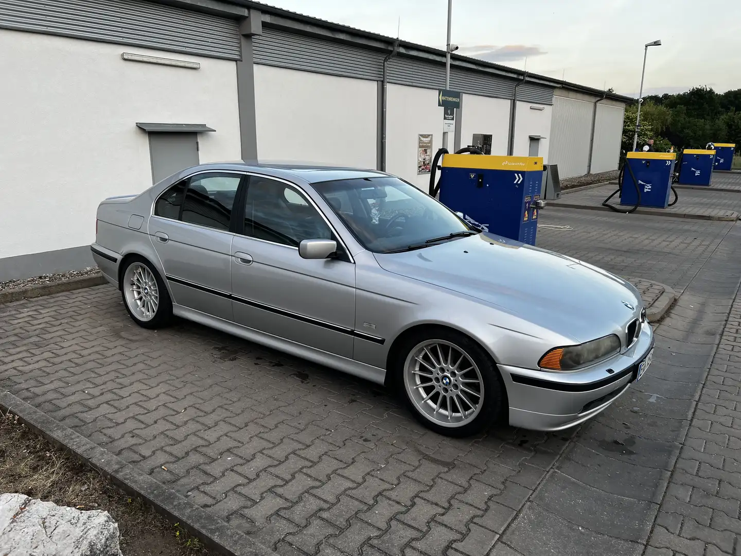BMW 523 523i Stříbrná - 1