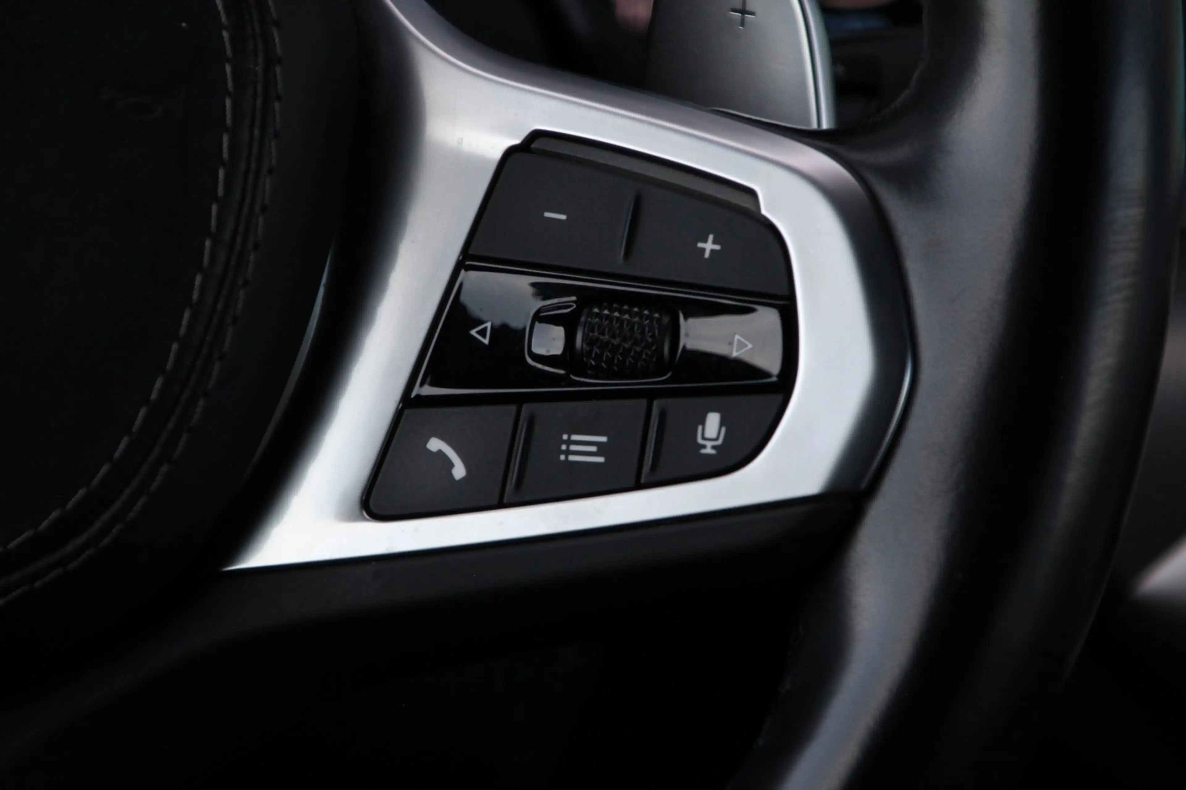 BMW X5 XDrive45e High Executive | M | Apple carplay | Pan — photo 39