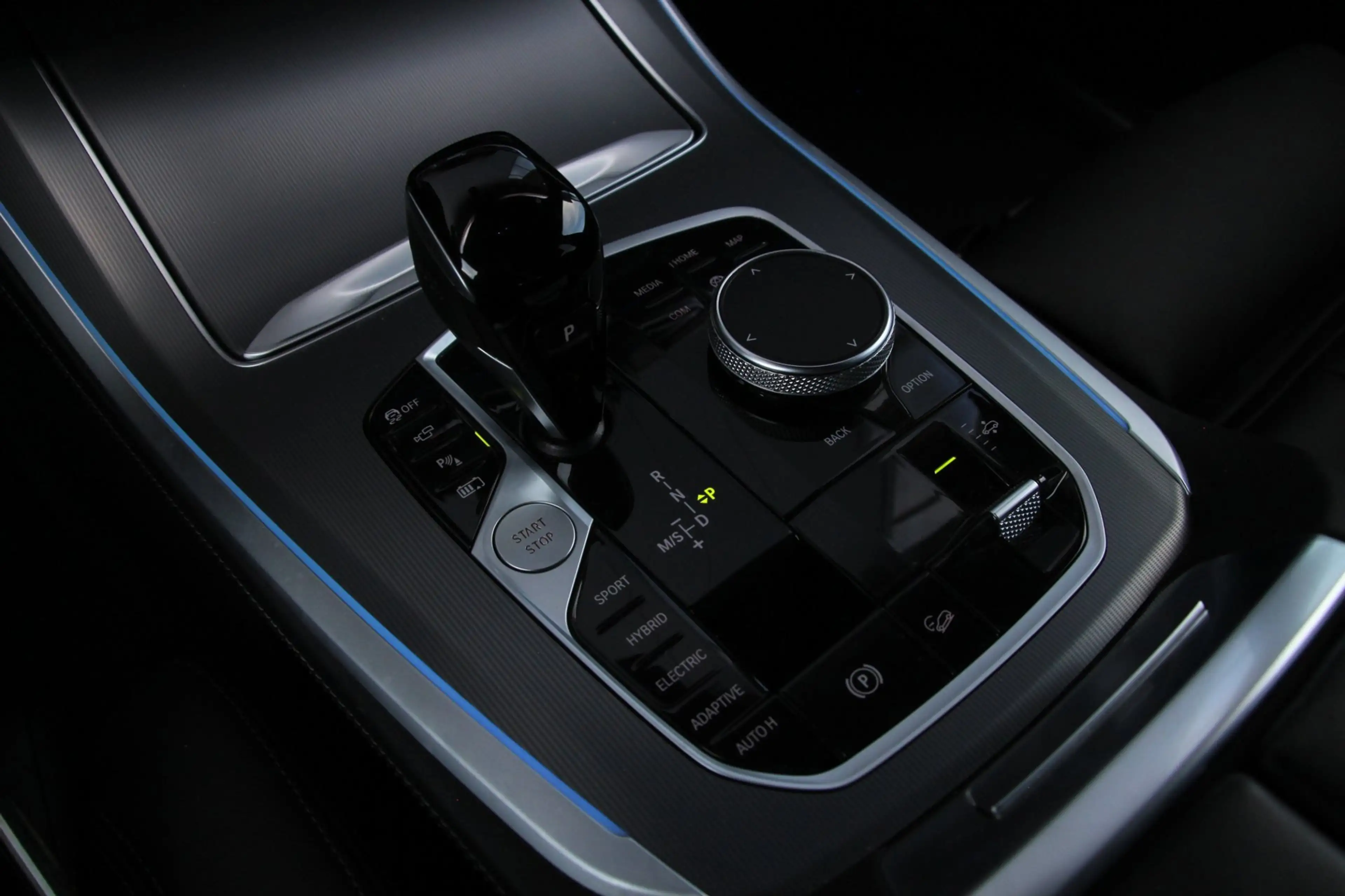 BMW X5 XDrive45e High Executive | M | Apple carplay | Pan — photo 35