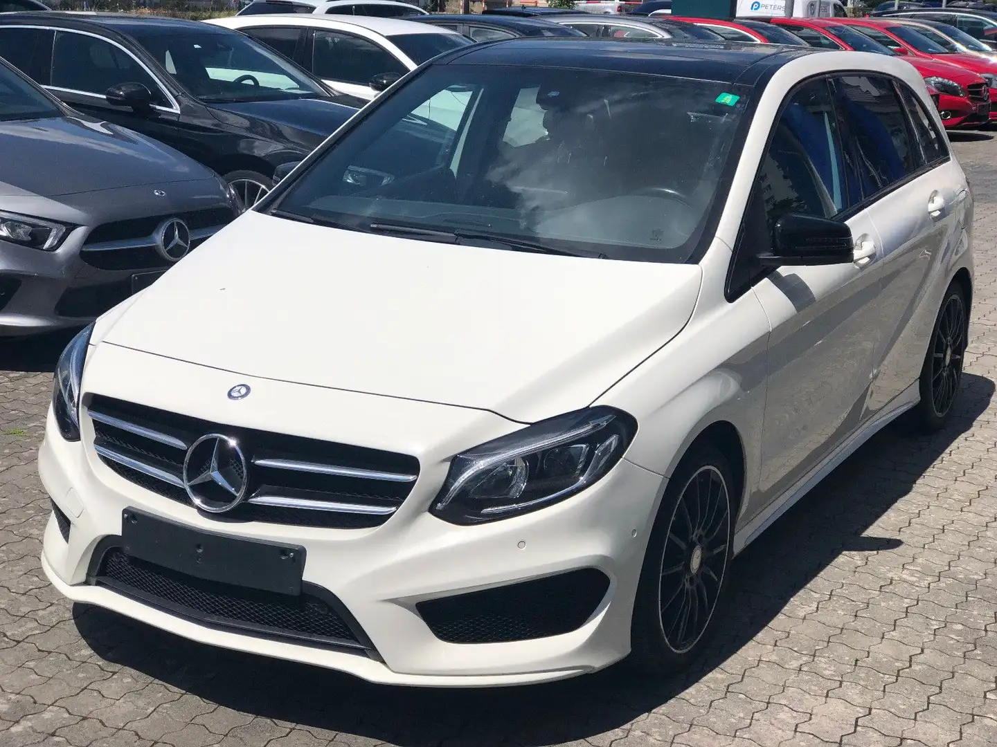 Mercedes-Benz B 180 CDI 7G.Aut. * AMG Line * Panorama * LED * Blanc - 2