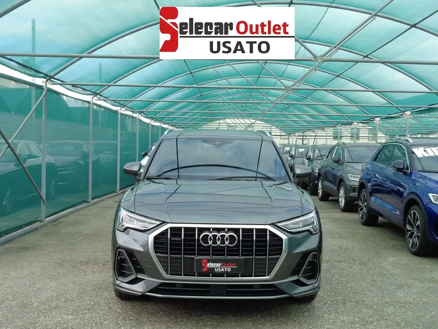 Audi Q3 35 TDI quattro S tronic S line edition Grau - 2