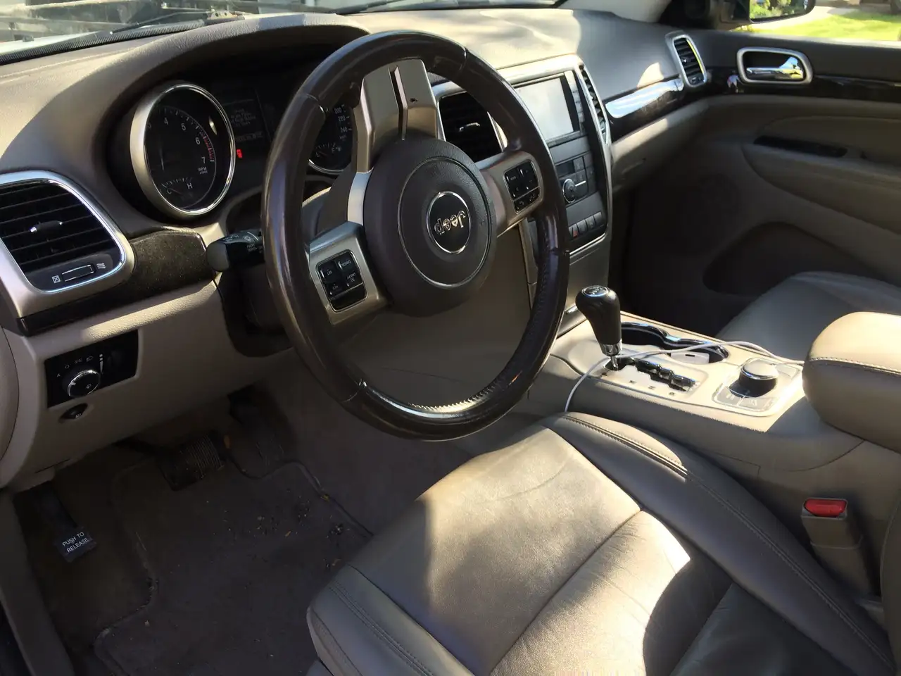 Jeep Grand Cherokee снимка Jeep Grand Cherokee