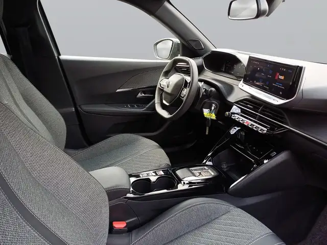Peugeot 2008 view 11