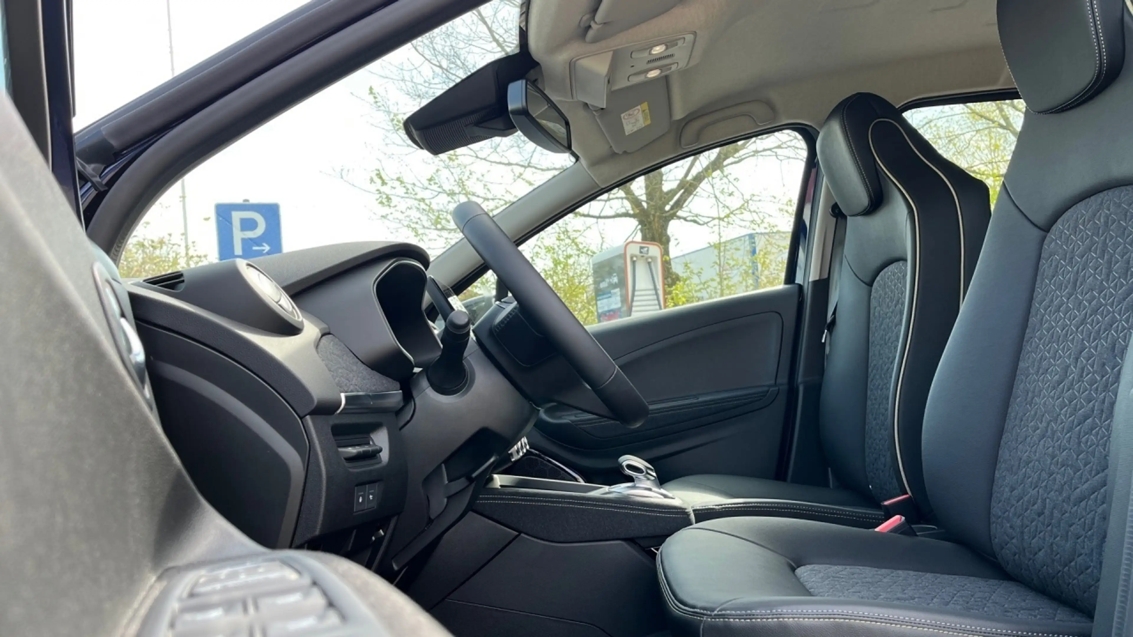 Renault ZOE R135 Iconic R135/EV 50 — photo 8