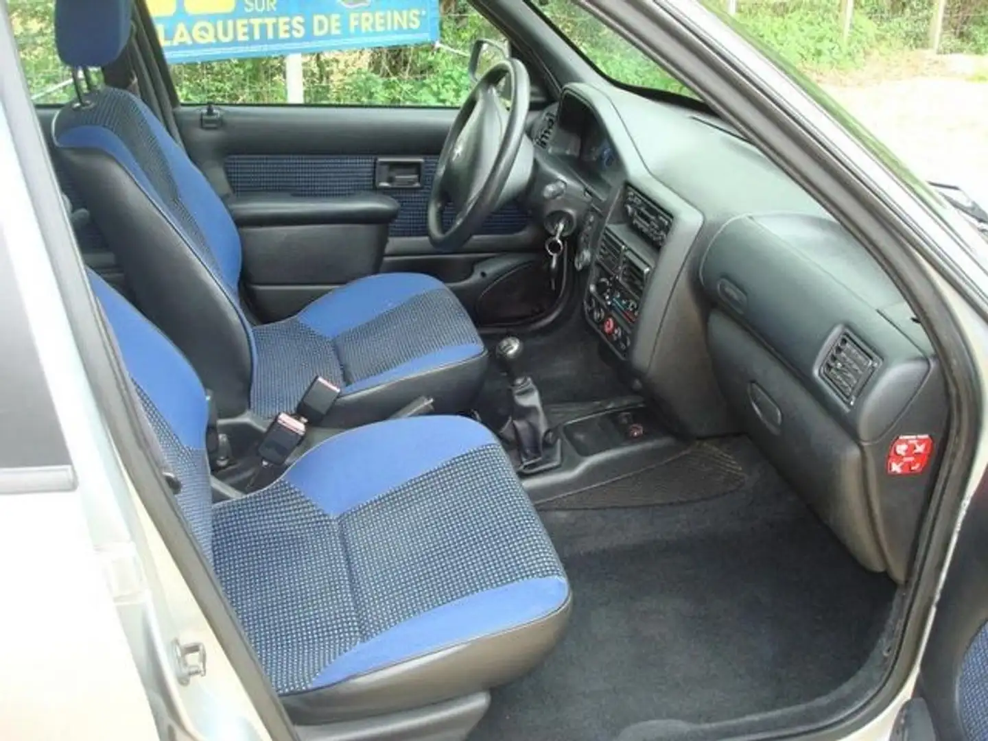 Peugeot 106 106 1.5 D Color Line Gris - 2