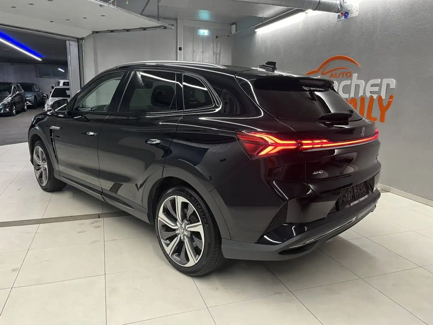 MG Marvel R Performance 4WD Leder Schwarz Schwarz - 2