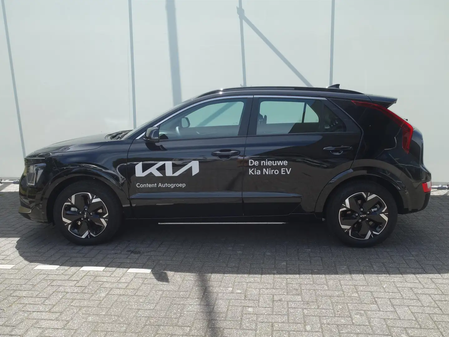 Kia Niro New 64,8 kWh 204pk Aut DynamicLine Zwart - 2