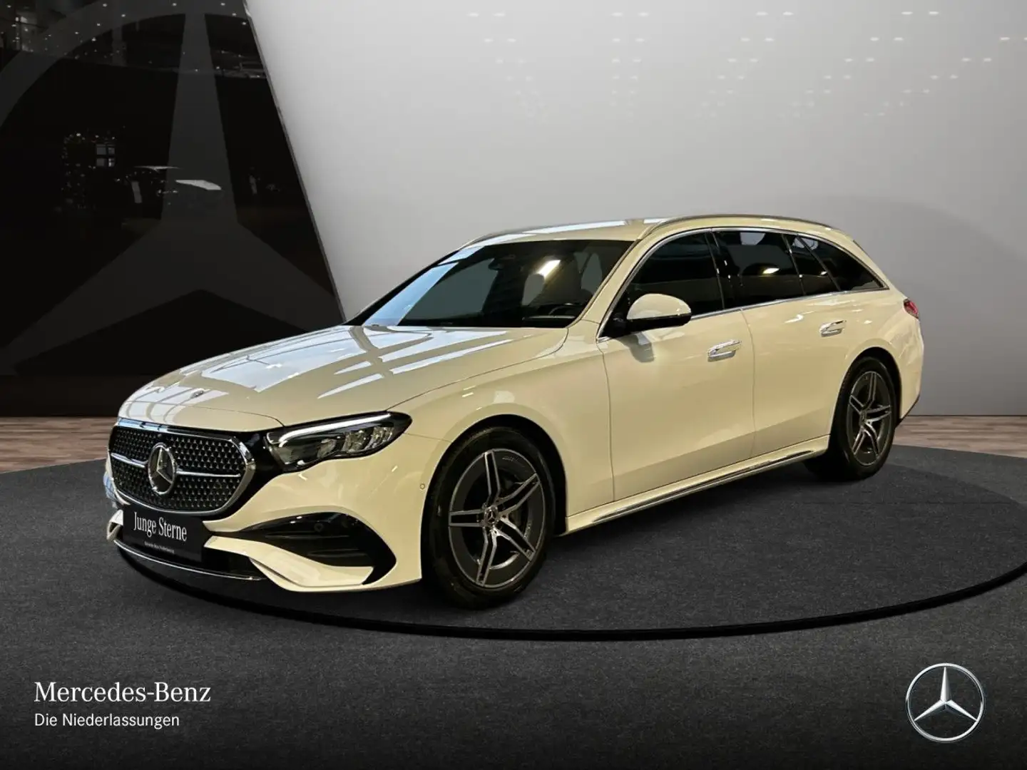 Mercedes-Benz E 220 d T AMG Stdhzg Distr. LED Kamera Totwinkel Weiß - 2