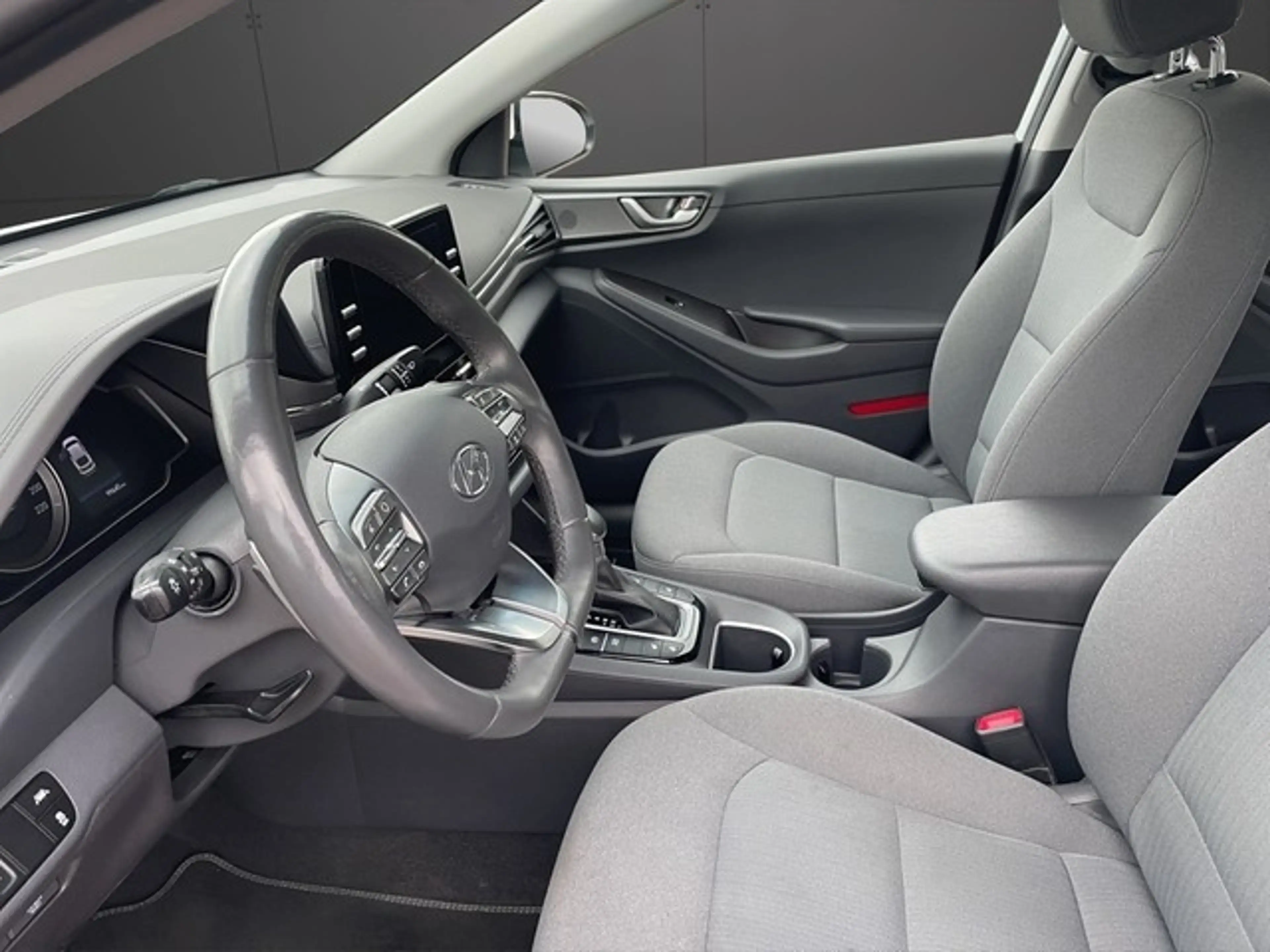Hyundai IONIQ 1.6GDI Hybrid *Trend*SHA+RFK+Stzhzg+GJR+ — photo 9