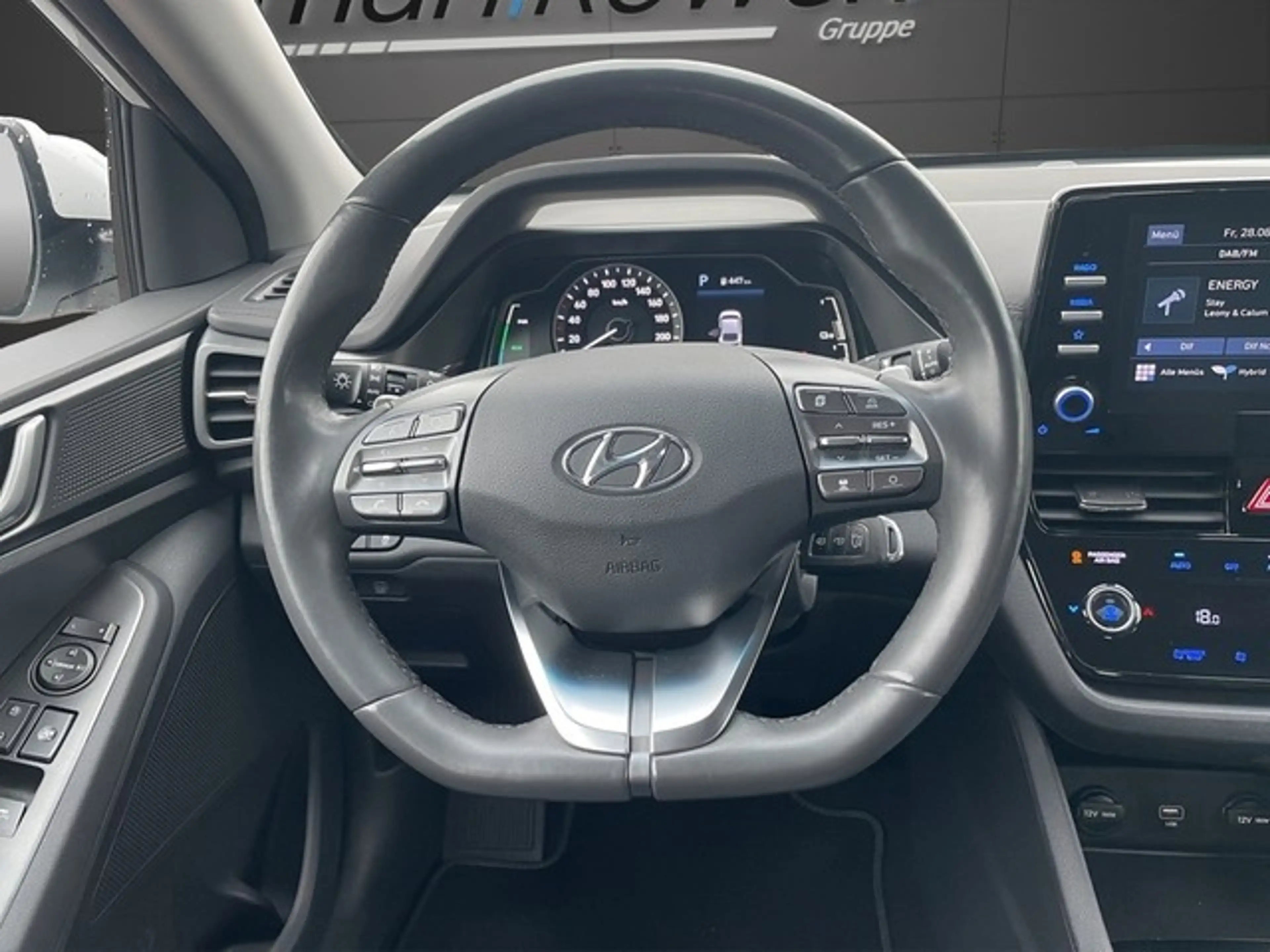 Hyundai IONIQ 1.6GDI Hybrid *Trend*SHA+RFK+Stzhzg+GJR+ — photo 12