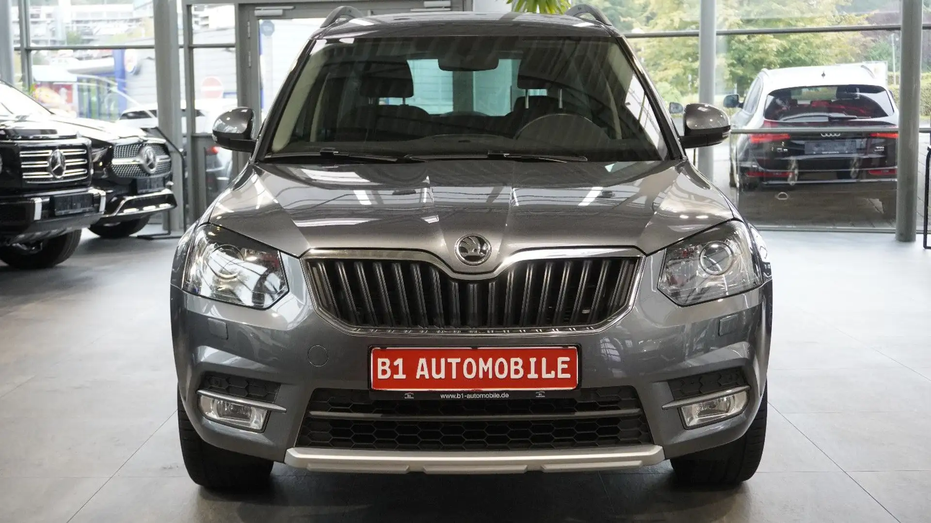 Skoda Yeti Drive 4x4*NAVI*KAM*DAB*SHZ*APP-CONNECT* Grau - 2