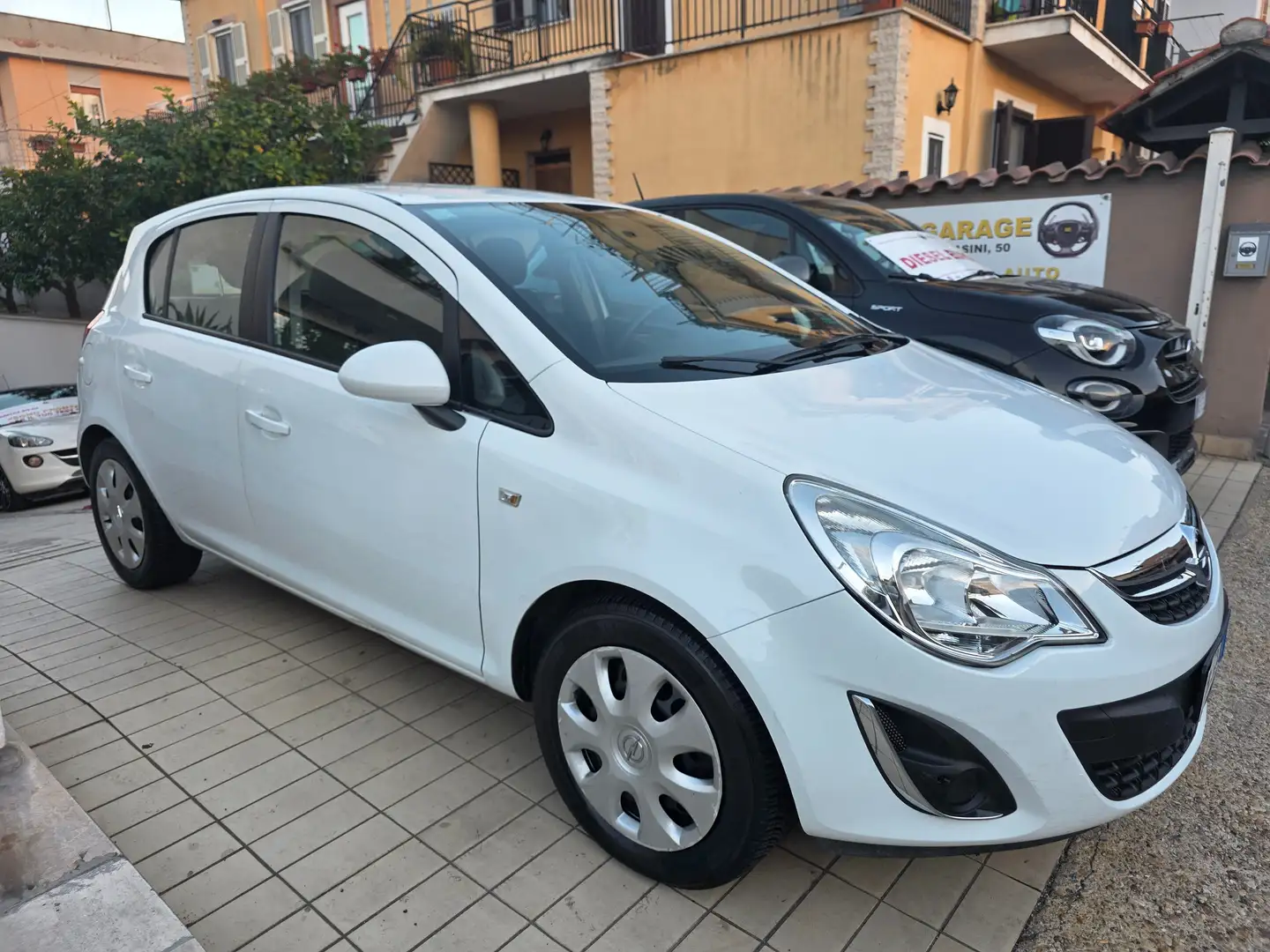 Opel Corsa Corsa IV 2010 5p 1.2 Edition (elective) 85cv Blanc - 2
