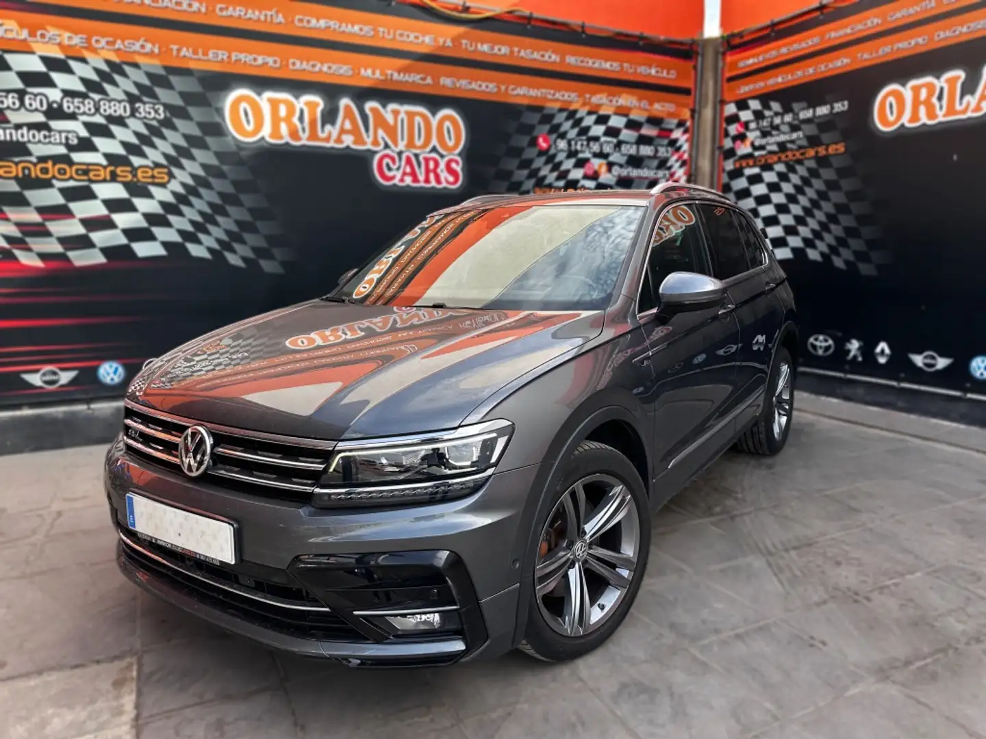 Volkswagen Tiguan 2.0TDI Sport 4Motion DSG 140kW Gris - 1