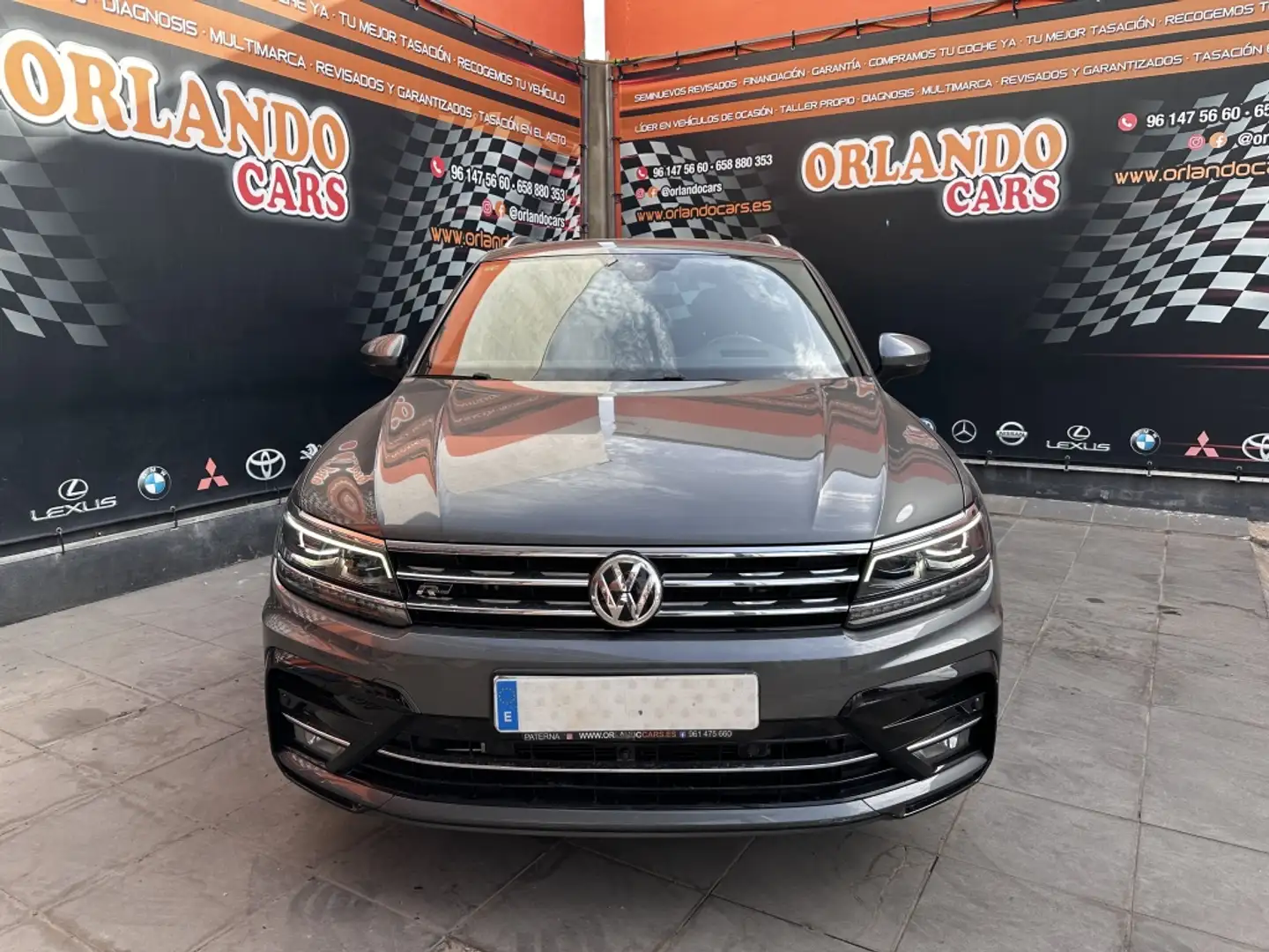 Volkswagen Tiguan 2.0TDI Sport 4Motion DSG 140kW Gris - 2