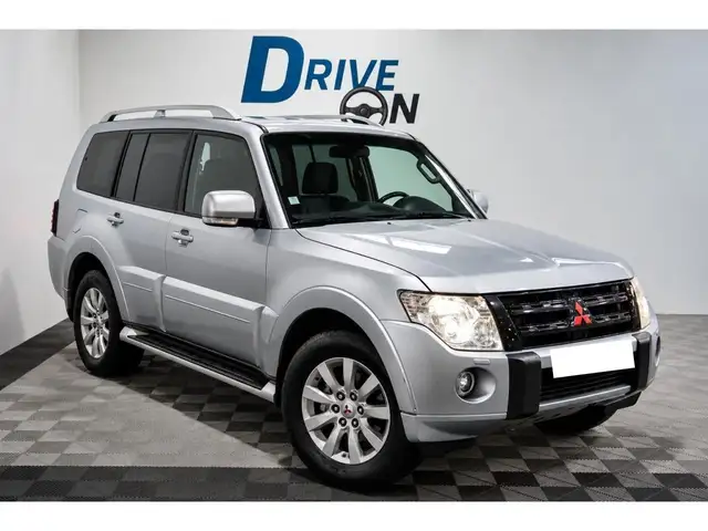 Mitsubishi Pajero 3.2 DI-D - BVA LONG - 7 places - origine France