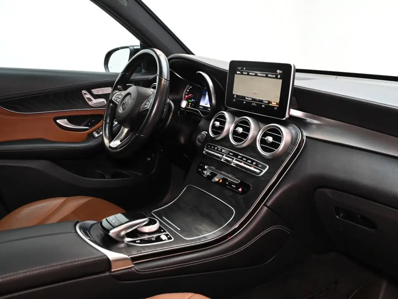 Mercedes-Benz GLC снимка Mercedes-Benz GLC