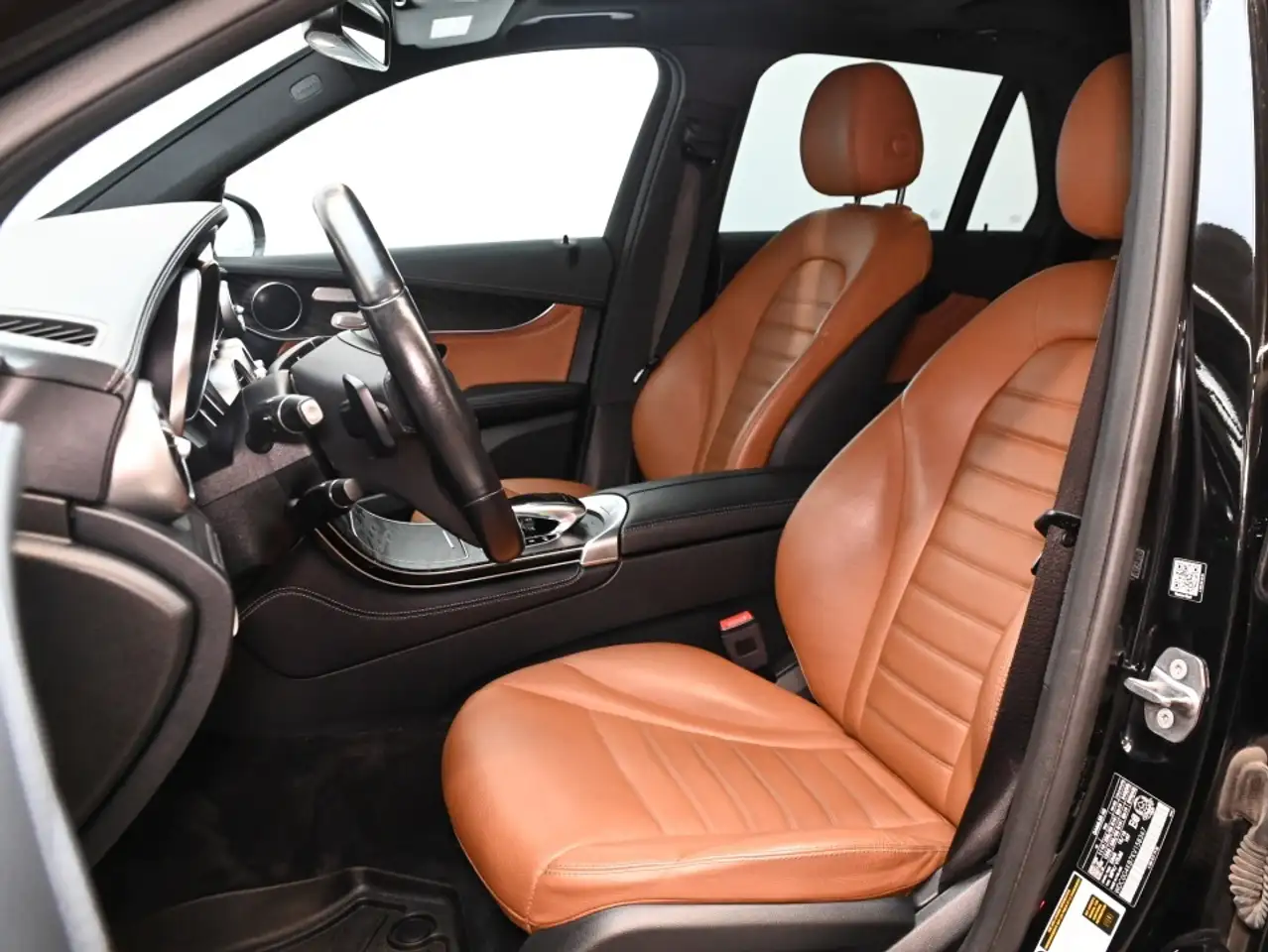 Mercedes-Benz GLC снимка Mercedes-Benz GLC