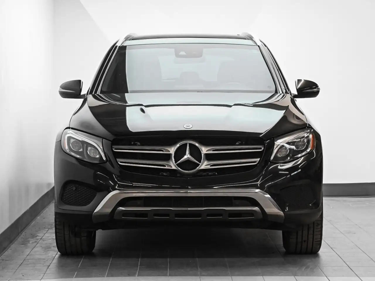 Mercedes-Benz GLC снимка Mercedes-Benz GLC