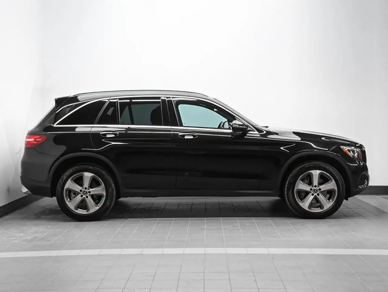 Mercedes-Benz GLC снимка Mercedes-Benz GLC