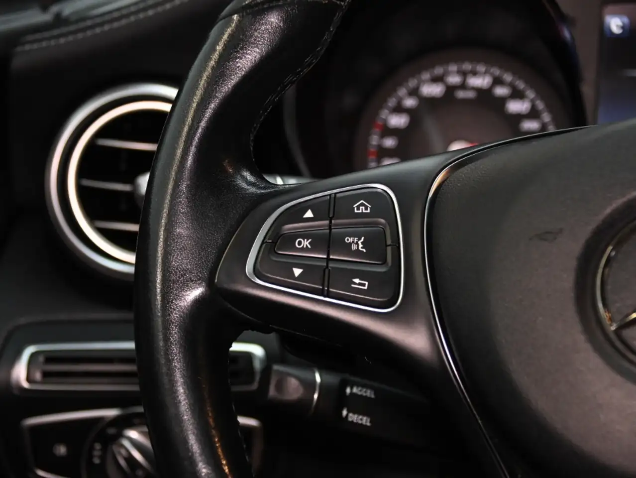 Mercedes-Benz GLC снимка Mercedes-Benz GLC