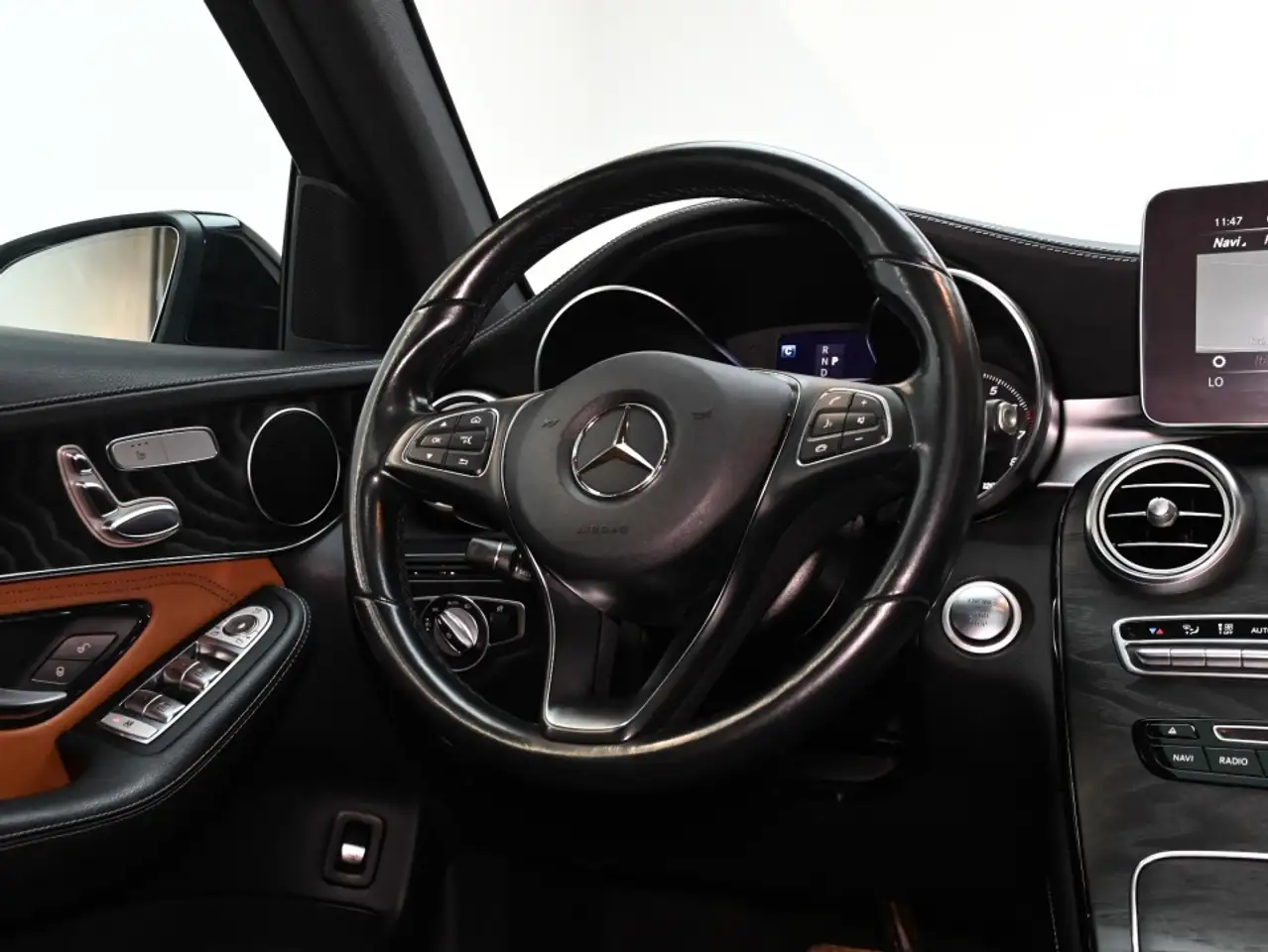 Mercedes-Benz GLC снимка Mercedes-Benz GLC