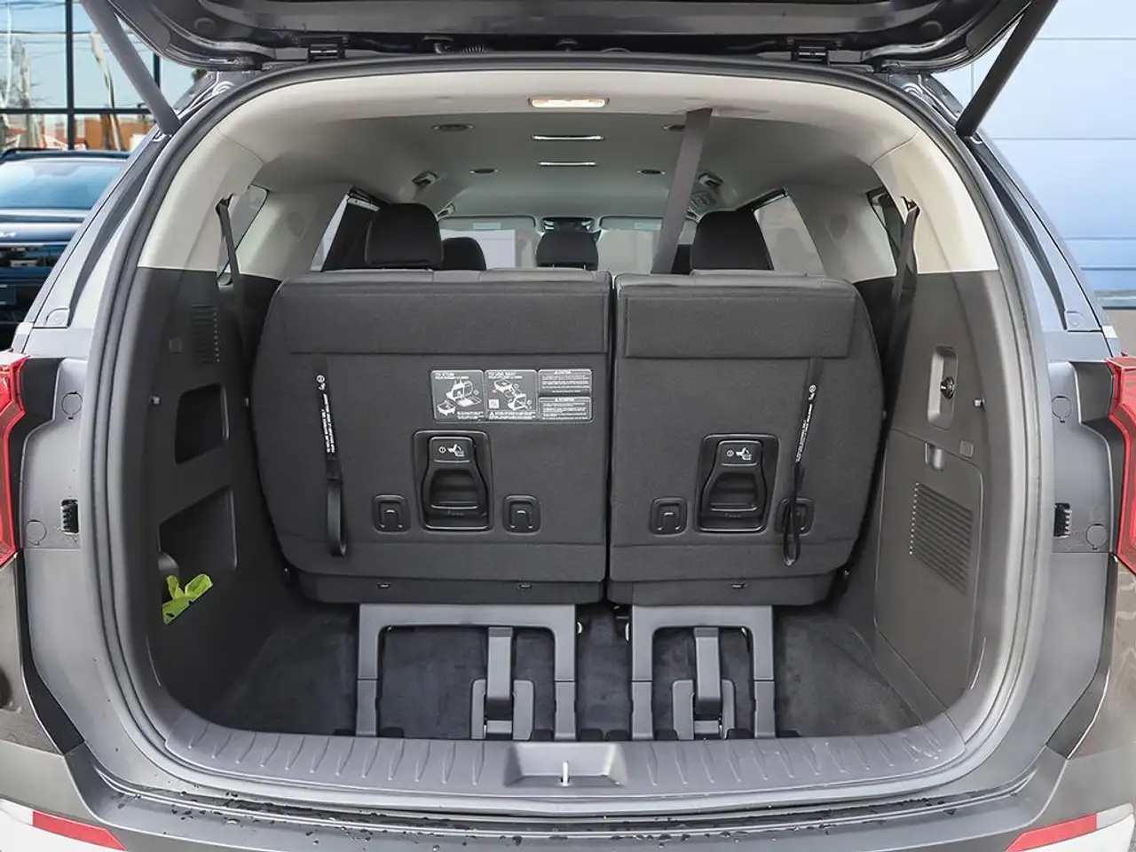 Kia Carnival снимка Kia Carnival